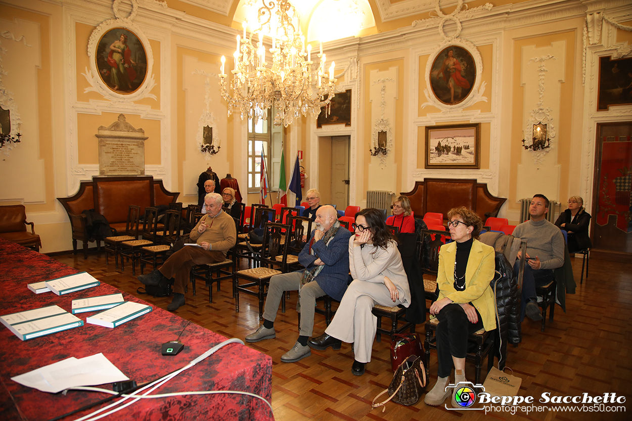 VBS_5702 - Presentazione libro 'DonnaDonne. L'evoluzione delle donne' di Maria Rita Mottola.jpg